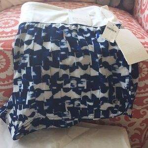 NWT GapFit gstep shorts Size Large 3” Inseam